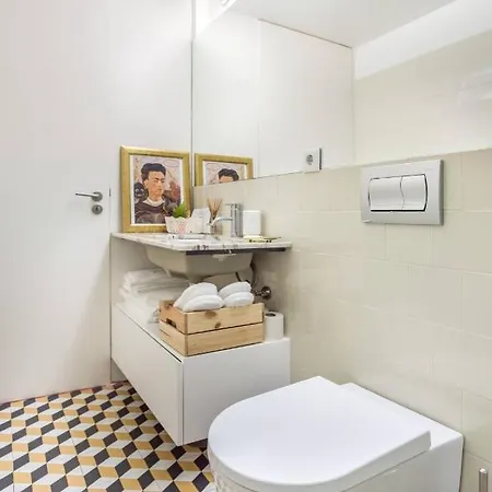 Duplex W/ Ac In Praca Republica By Lovelystay ポルト